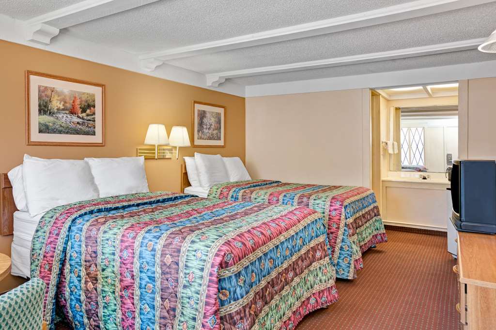 Knights Inn Charleston West Virginia Rum bild