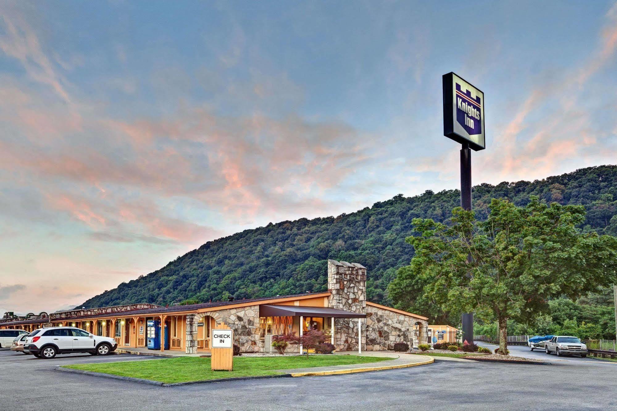 Knights Inn Charleston West Virginia Exteriör bild